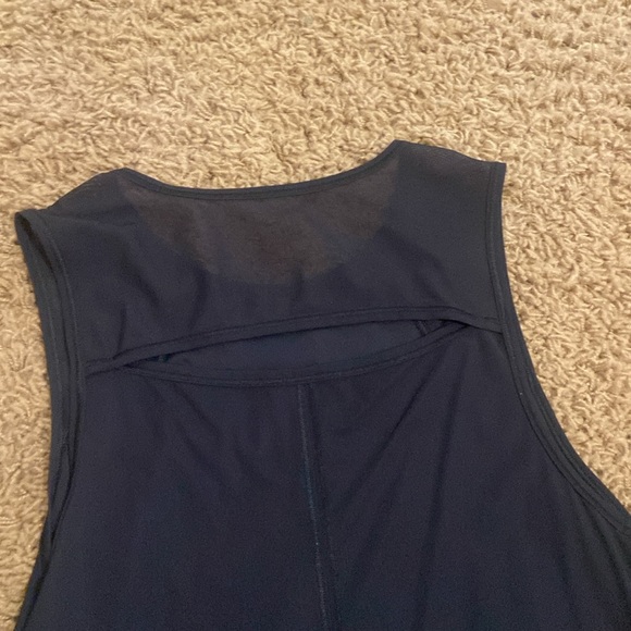 Lululeomon tank top - Picture 4 of 4